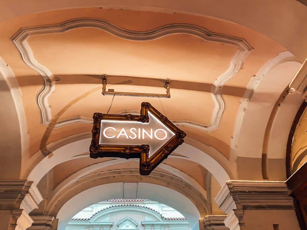 When is the Best Time to Play Slot Machines? ManySpins